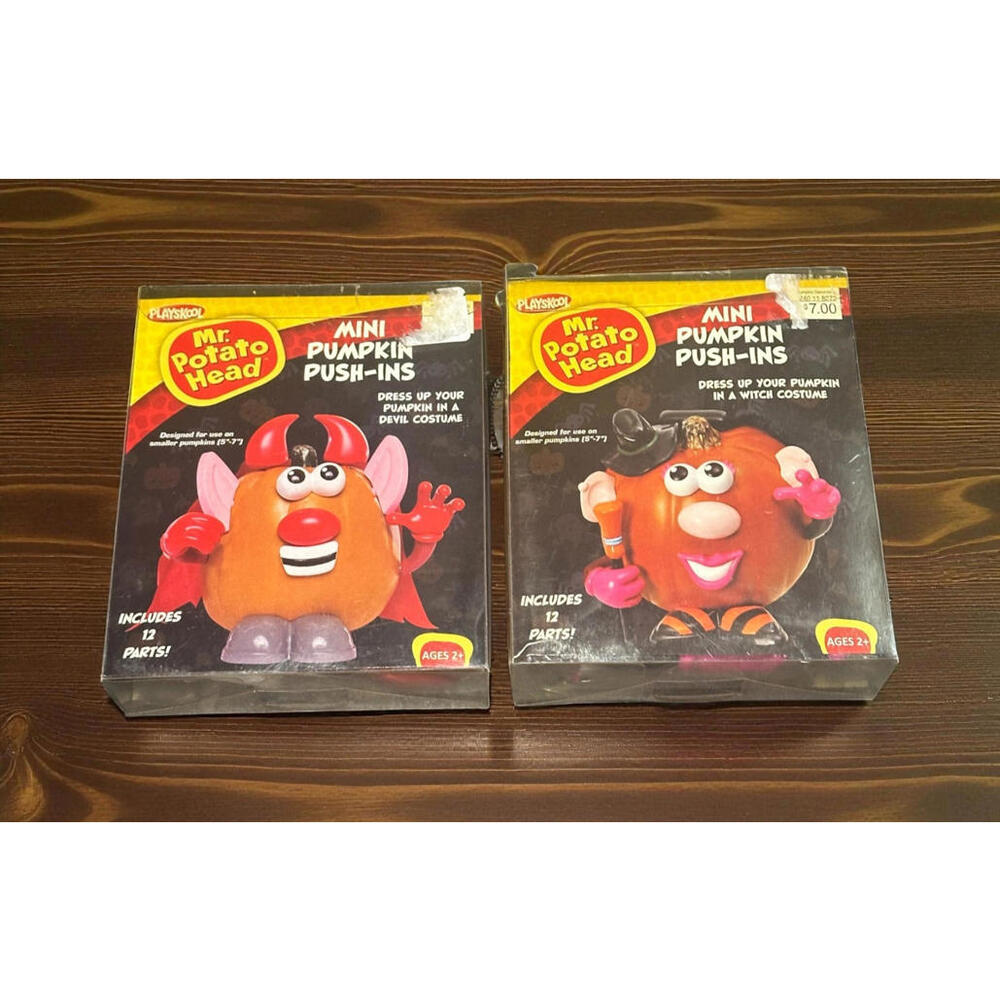 2013 PLAYSKOOL Mr. Potato Head 12 pc Pumpkin Witch Push-ins. & Devil Costume Set